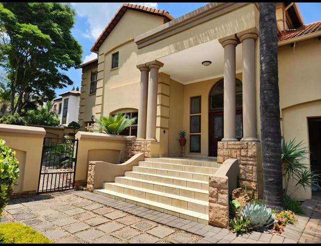 5 BEDROOM HOUSE FOR SALE IN MORELETAPARK